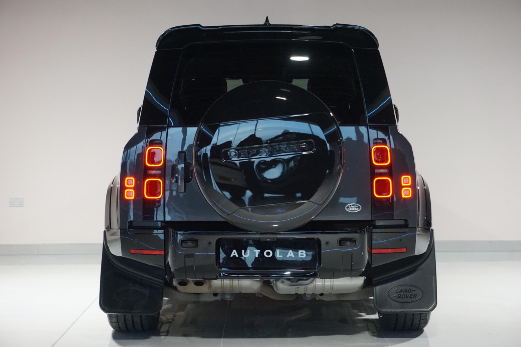 Land Rover Defender 110 3.0 D300 MHEV X-Dynamic HSE SUV 5dr Diesel Auto 4WD Euro 6 (s/s) (300 ps)